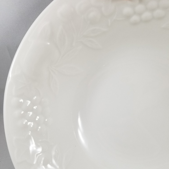 Gibson Housewares Flourish White Embossed Rimmed Soup Bowl - Picture 3 of 12